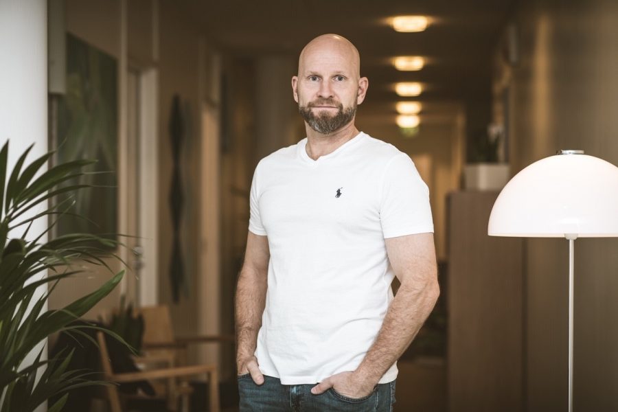Unilääkäri Henri Tuomilehden mielestä uniongelmaisten auttamista palkitsevampaa lääkärin työtä tuskin on. Hän korostaa, että uni vaikuttaa kaikkiin meihin ja kaikkeen meissä. – Kun ihminen herää uudestaan henkiin uupumuksen rajapinnasta, jopa ihon väri muuttuu.