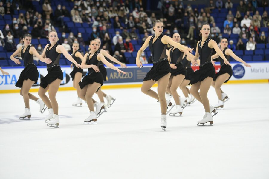 Kaarinan Taitoluistelijoiden Dream Edges teki Finlandia Trophyssa debyyttinsä SM-seniorisarjassa lyhytohjelmaallan Prodigy.