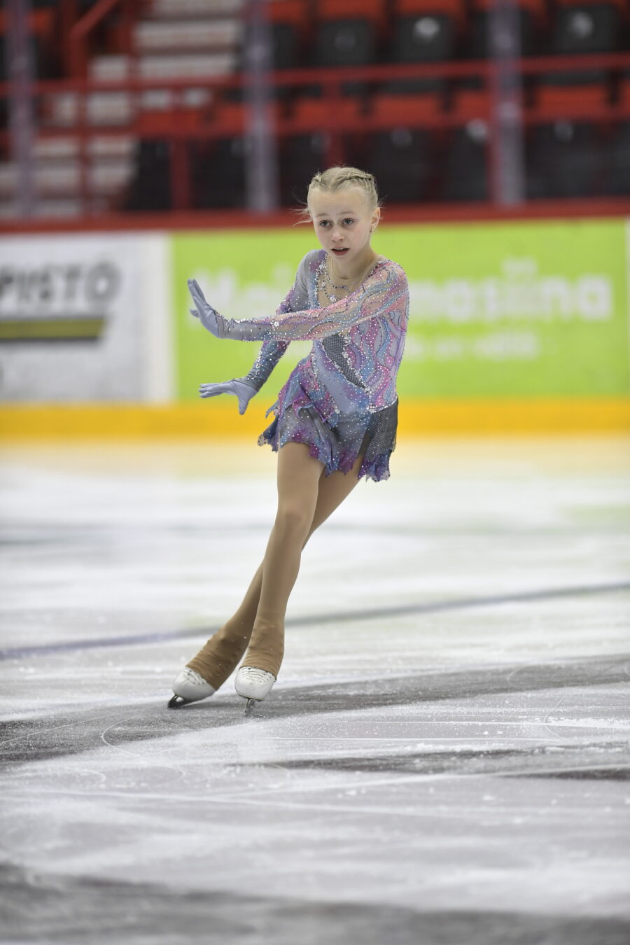 14-vuotias Janna Jyrkinen osallistui ensi kerran junioreiden Grand Prix -sarjan kilpailuihin tänä syksynä.