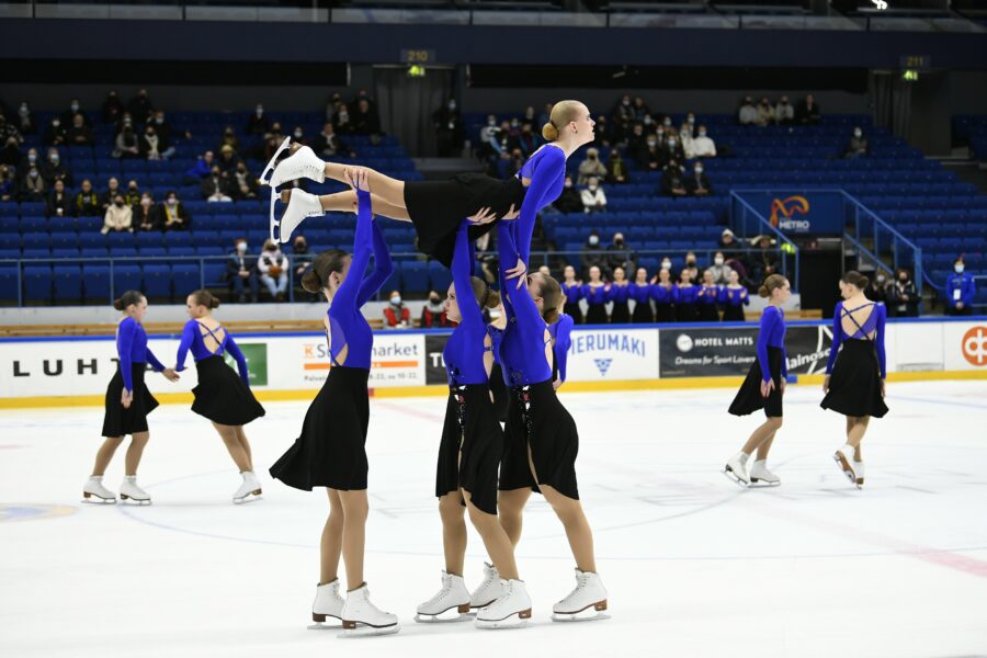 Espoon Jäätaitureiden Valley Bay Synchro säilytti lyhytohjelman jälkeisen kolmannen sijansa ja keräsi yhteispisteet 109,40.