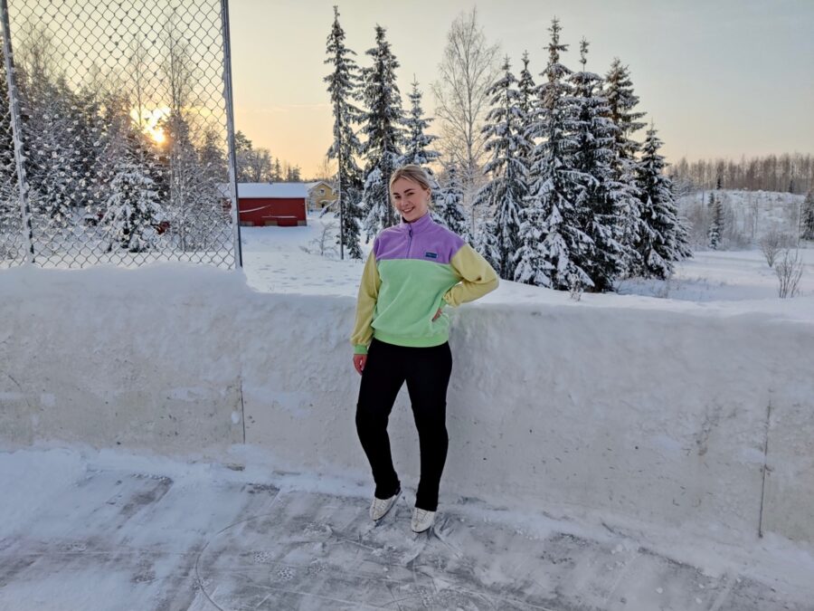 Niina Wunsch luistelee enää omaksi ilokseen ja nauttii siitä, että jäällä voi unohtaa murheet ja keskittyä vain luistelemiseen.