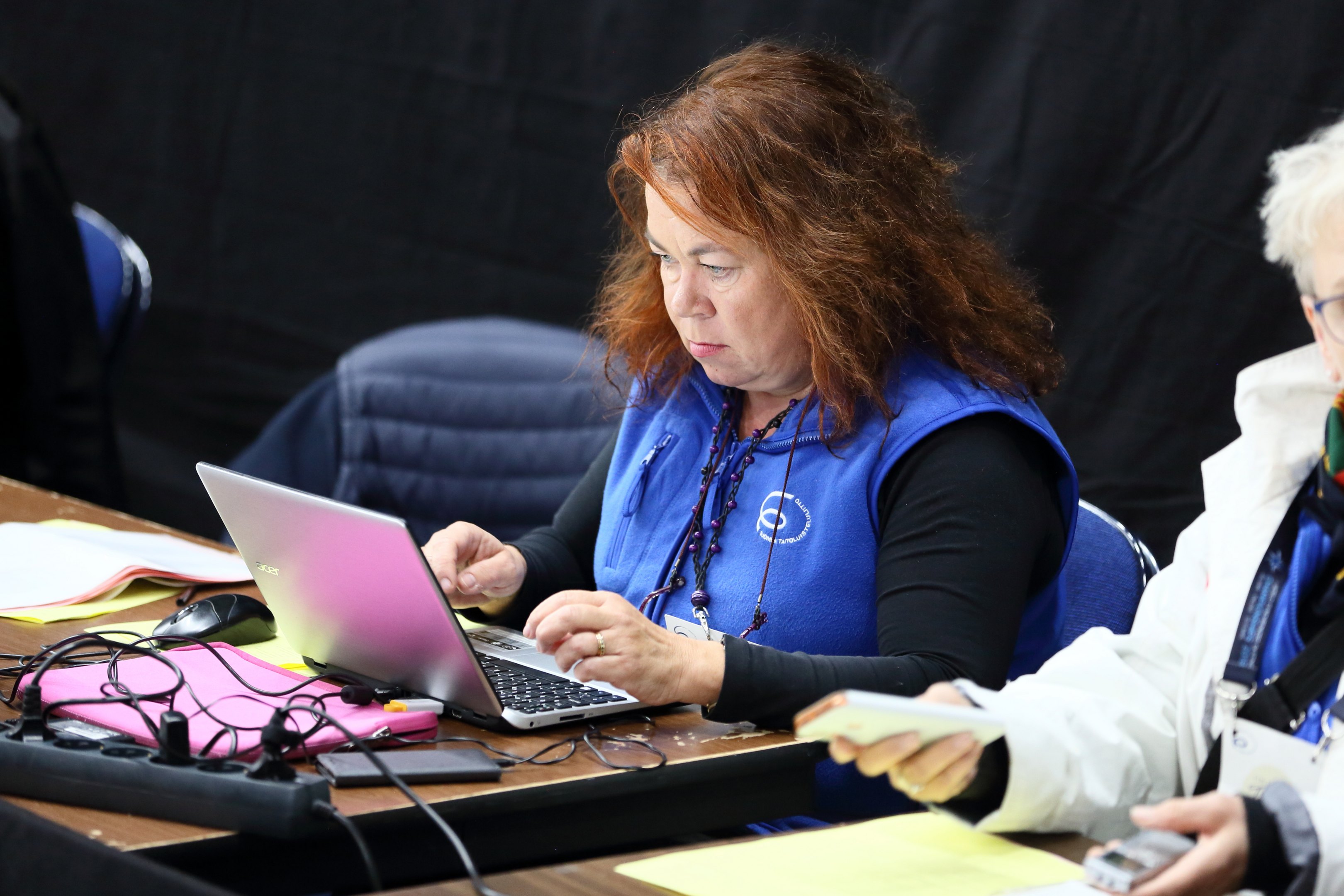 Kirjailija Leena Lehtolainen ja rakkaus taitoluisteluun SkatingFinland