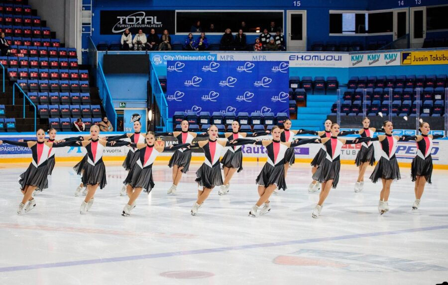 Helsingfors Skridskoklubbin Team Dynamique oli SM-noviisien 1. lohkon toinen pistein 76,82.