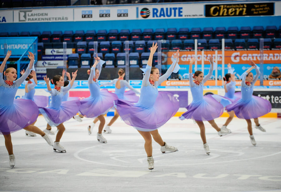 Espoon Jäätaitureiden Valley Bay Synchronics voitti SM-noviisien lohkon 2 pistein 76,10.