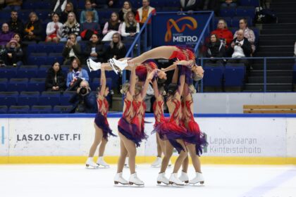 Helsingin Taitoluisteluklubin Helsinki Rockettes oli paras sekä lyhyt- että vapaaohjelmassa ja vei senioreiden toisen SM-valintakilpailun voiton pistein 222,06.