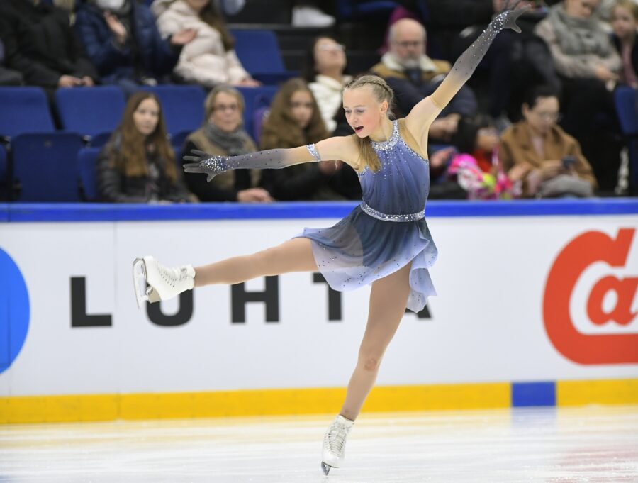 Janna Jyrkinen edustaa Suomen taitoluistelun EM-kilpailuissa Espoossa 2023.