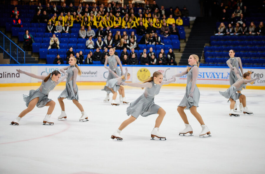 Kaarinan Taitoluistelijoiden Dream Edges Junior nousi junioreiden toisessa SM-valintakilpailussa lyhytohjelman jälkeiseltä kolmannelta sijalta kokonaiskilpailun toiseksi pistein 181,75.