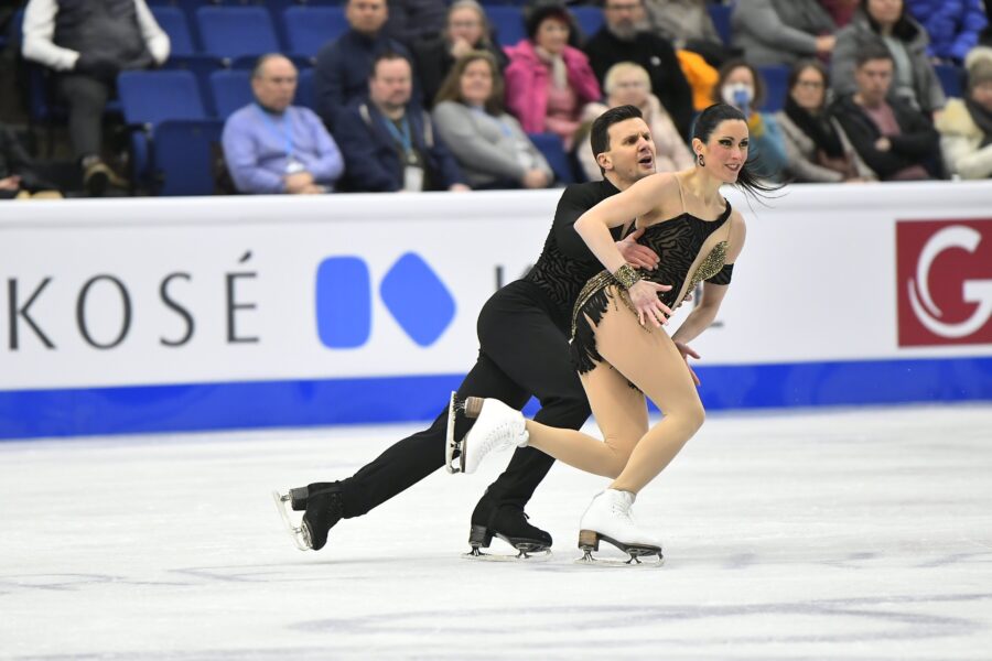 Charlene Guignard ja Marco Fabbri johtavat jäätanssia rytmitanssin jälkeen taitoluistelun Euroopan mestaruuskilpailuissa.