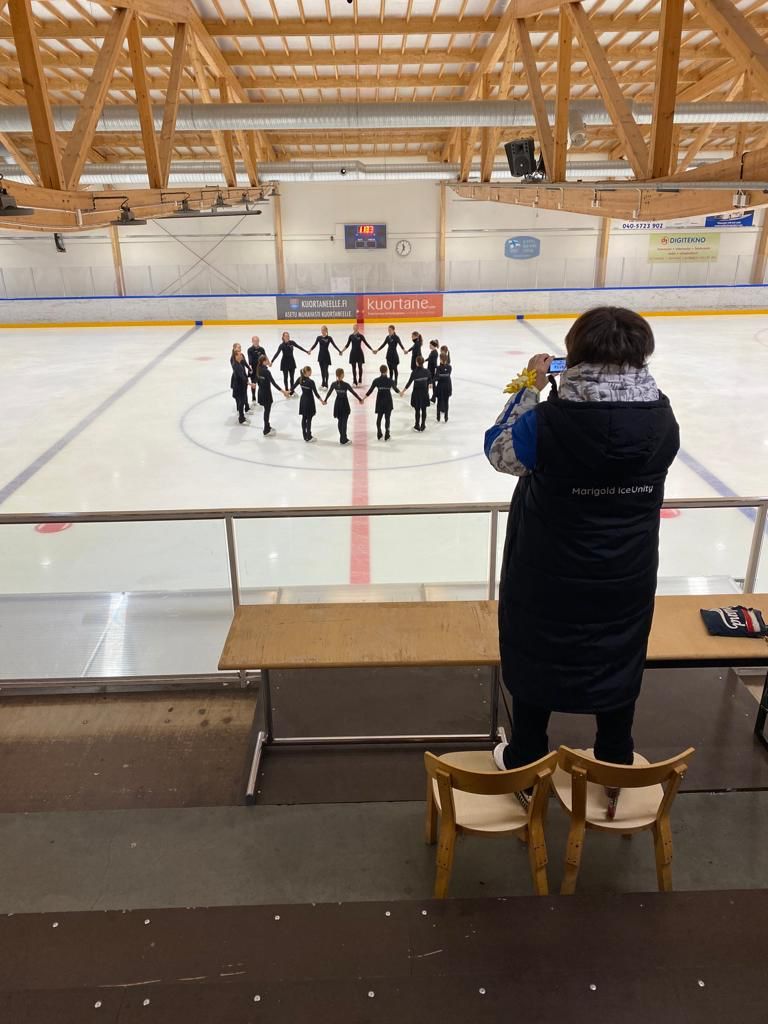 Marigold IceUnity leireili heinä-elokuun taitteessa Kuortaneen Urheiluopistolla  valmentaja Anu Oksasen johdolla. 