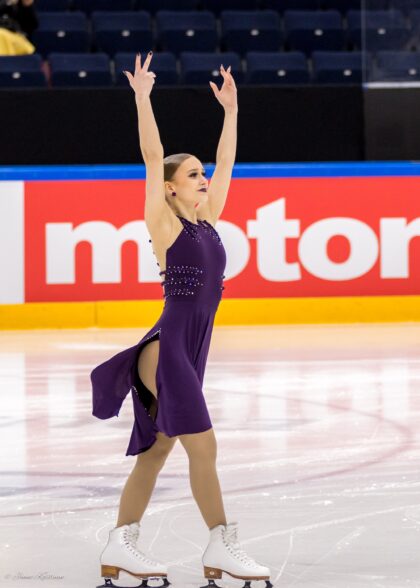 Eveliina Nymander Lumneersin kauden 2021–2022 lyhytohjelmassa Danse Macabre.