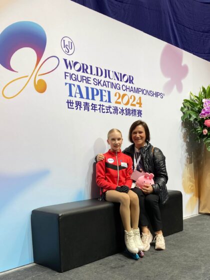 Iida Karhunen ja Marina Shirshova  junioreiden MM-kilpailuissa Taipeissa 2024.