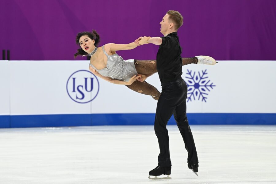 Yuka Orihara ja Juho Pirinen Liettuan EM-kilpailujen rytmitanssissa.