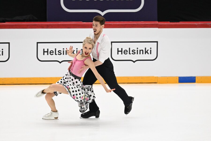 Juulia Turkkila ja Matthias Versluis luistelivat rytmitanssin ennätyspisteensä Finlandia Trophy Helsinki -kilpailussa Helsingin jäähallissa 2024.