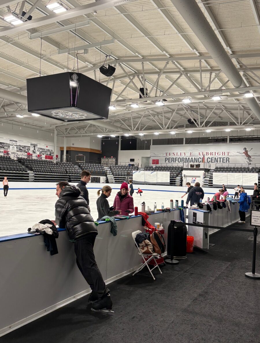 Milano-Cortina -ryhmän Linnea Ceder, Janna Jyrkinen, Iida Karhunen, Olivia Lisko ja Nella Pelkonen leireilivät Bostonissa kesäkuussa.