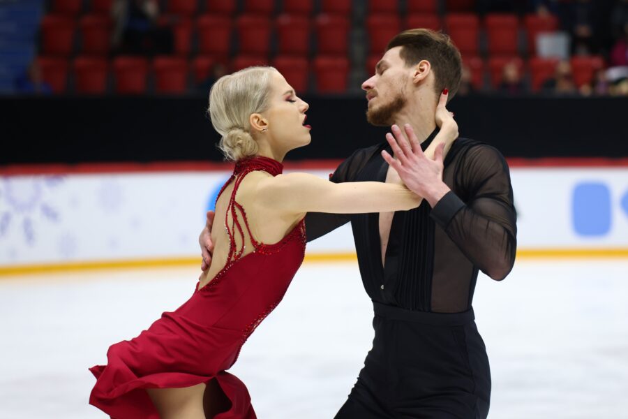 Vuoden 2025 EM-kilpailujen jäätanssissa neljänsiksi sijoittuneet Juulia Turkkila ja Matthias Versluis ovat ehdolla Urheilugaalan Sykähdyttävin Urheiluhetki -kategoriassa.