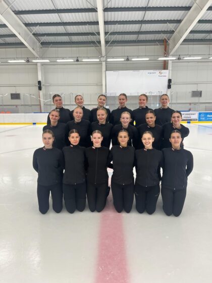 Team IceFire -joukkueessa monella luistelijalla on yksinluistelutausta.