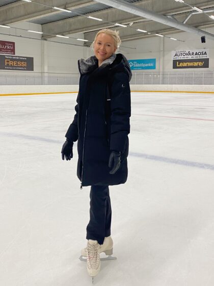 CanSkate on kanadalainen malli kaikkien jäälajien yhteiseen luistelukouluun, jonka tavoitteena on oppia luistelemaan.