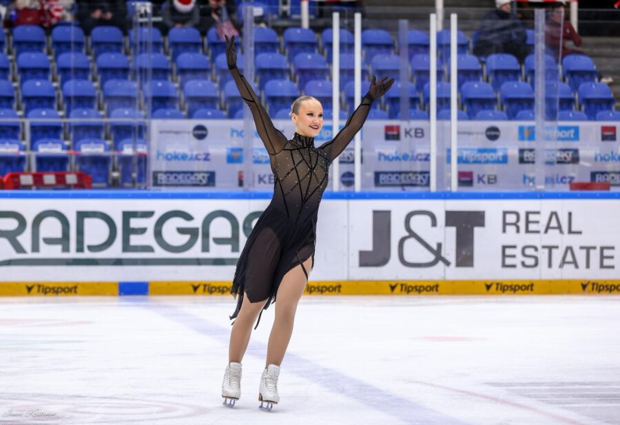 Suomen ensimmäiseen Synchro 9 -maajoukkueeseen valittu Viivi Kurttila luisteli viime kauden Marigold Ice Unity -joukkueessa. 