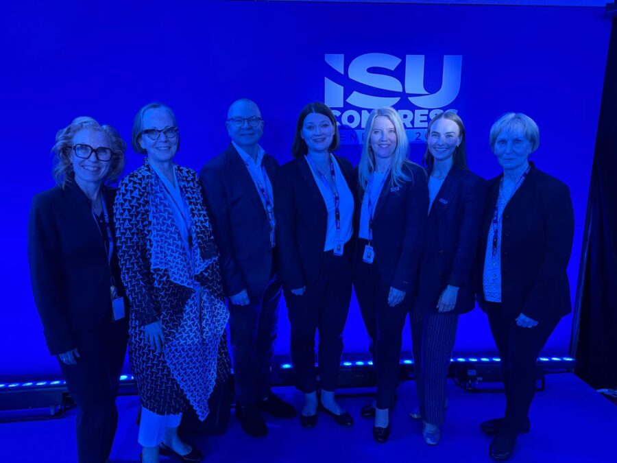 Suomen delegaatioon ISU-kongressissa kuuluivat Susanna Rahkamo (vas.), Laura Raitio, Jouko Pitkänen, Ida Hellström, Leena Laaksonen, Tessa Tamminen ja Tarja Ristanen.