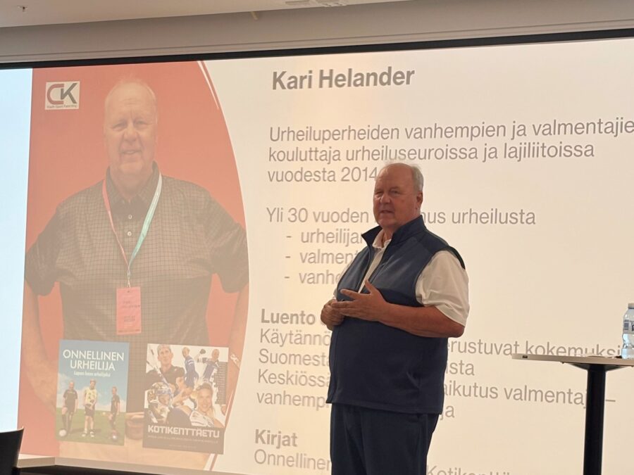 Kari Helander valmentaa urheiluperheiden vanhempia.
